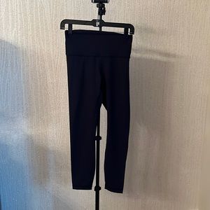 Lululemon Wunder Under Hi-Rise 7/8 Tight (Full-On Luxtreme)
Midnight Navy
